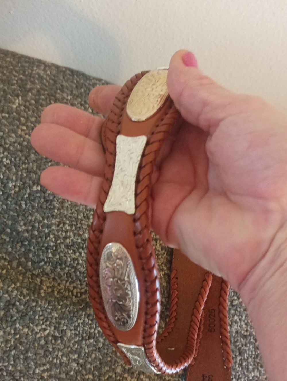 Brown Leather Women's Belt with Decorative Silver Buckle Size 34 - Picture 3 of 7